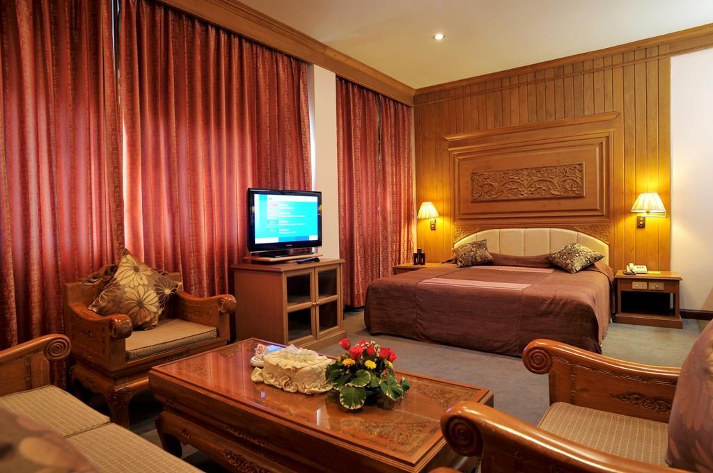 Maeyom Palace Hotel Phrae Luaran gambar